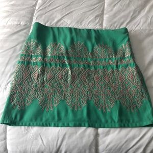 Natural waist mini skirt !